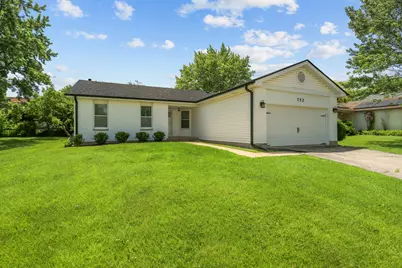 752 N Brookdale Drive, Schaumburg, IL 60194 - Photo 2