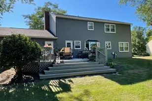 102 N Stauffer Dr, Naperville, IL 60540 - Photo 2