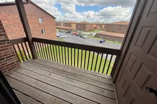 15723 Peggy Ln, Oak Forest, IL 60452 - Photo 10