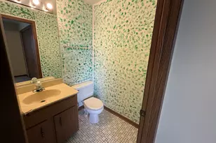 15723 Peggy Ln, Oak Forest, IL 60452 - Photo 8