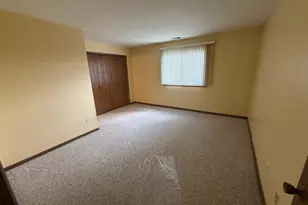 15723 Peggy Ln, Oak Forest, IL 60452 - Photo 6