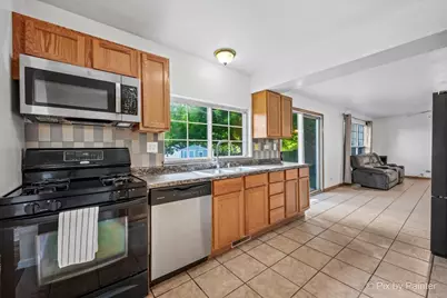 1755 Mission Hills Drive, Elgin, IL 60123 - Photo 12