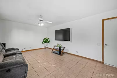 1755 Mission Hills Drive, Elgin, IL 60123 - Photo 8