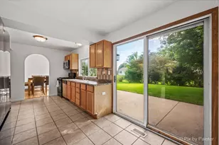 1755 Mission Hills Dr, Elgin, IL 60123 - Photo 4