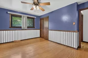 8118 Gladys Ln, Palos Hills, IL 60465 - Photo 16
