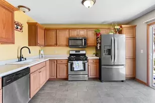2590 Sheridan Grove Dr, Rockford, IL 61109 - Photo 8