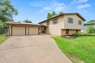 638 Sussex Ln, Crystal Lake, IL 60014 - Photo 32