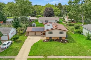 638 Sussex Ln, Crystal Lake, IL 60014 - Photo 38
