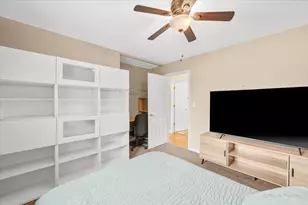 638 Sussex Ln, Crystal Lake, IL 60014 - Photo 10