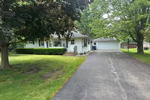 3675 Woodlawn Ave, Gurnee, IL 60031 - Photo 1