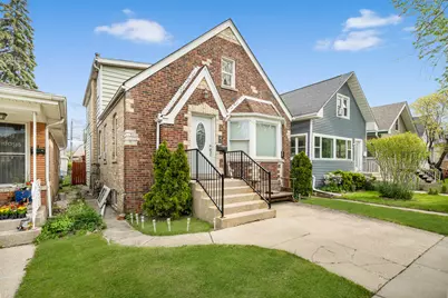 4918 W Winnemac Avenue, Chicago, IL 60630 - Photo 1
