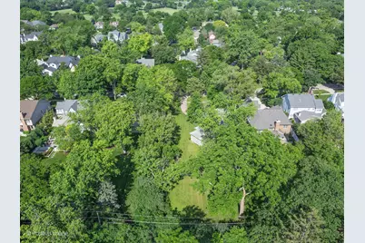 241 Coe Road, Clarendon Hills, IL 60514 - Photo 10