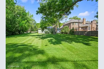 241 Coe Road, Clarendon Hills, IL 60514 - Photo 8