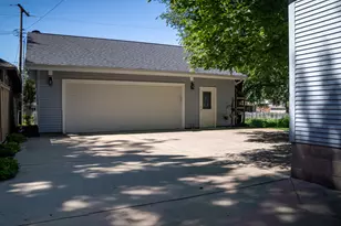 1117 E Olive St, Bloomington, IL 61701 - Photo 30