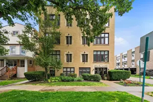 1136 Ontario St, Oak Park, IL 60302 - Photo 2