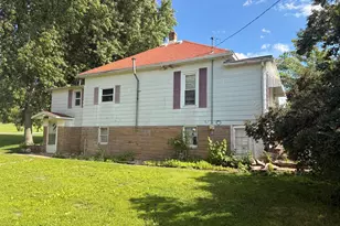 307 S St Paul St, Mark, IL 61340 - Photo 2