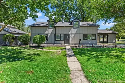 5016 Oak Center Drive, Oak Lawn, IL 60453 - Photo 1