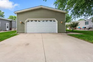 242 Fox Ln, Belvidere, IL 61008 - Photo 4