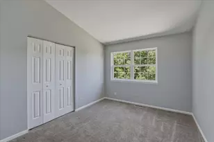 4709 Southhampton Dr, Island Lake, IL 60042 - Photo 16