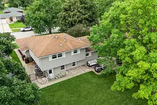 17025 Creekside Ave, Tinley Park, IL 60487 - Photo 2