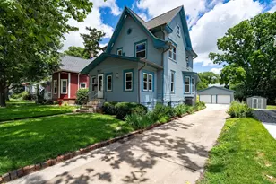 810 S Fell Ave, Normal, IL 61761 - Photo 2