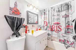 9607 S Merrill Ave, Chicago, IL 60617 - Photo 8