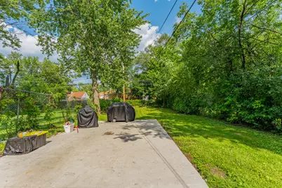 9607 S Merrill Avenue, Chicago, IL 60617 - Photo 12