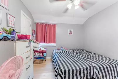 9607 S Merrill Avenue, Chicago, IL 60617 - Photo 10