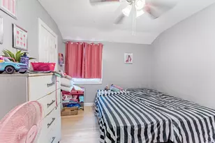 9607 S Merrill Ave, Chicago, IL 60617 - Photo 10