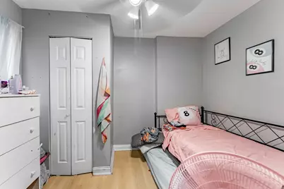 9607 S Merrill Avenue, Chicago, IL 60617 - Photo 4