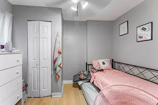 9607 S Merrill Ave, Chicago, IL 60617 - Photo 4