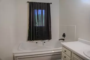 80 Westmore Meyers Rd, Lombard, IL 60148 - Photo 14