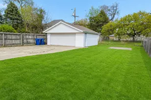 11447 S Natoma Ave, Worth, IL 60482 - Photo 8