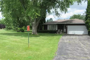 1N321 Country Life Dr, Maple Park, IL 60151 - Photo 2