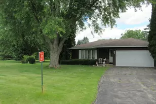 1N321 Country Life Dr, Maple Park, IL 60151 - Photo 4