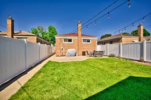 5841 S Newcastle Ave, Chicago, IL 60638 - Photo 10