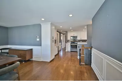 5841 S Newcastle Avenue, Chicago, IL 60638 - Photo 2