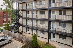 7074 N Ridge Blvd, Chicago, IL 60645 - Photo 24