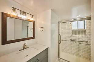 7074 N Ridge Blvd, Chicago, IL 60645 - Photo 20