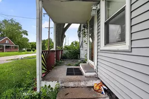 122 Garver Ave, Rockford, IL 61102 - Photo 6
