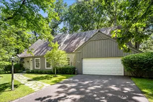 14 Bristol Ct, Lincolnshire, IL 60069 - Photo 1