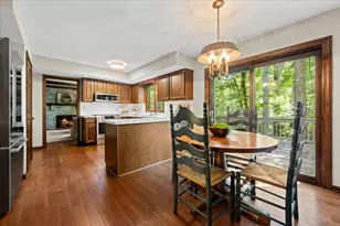 14 Bristol Ct, Lincolnshire, IL 60069 - Photo 6