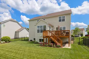 1600 Creeks Crossing Dr, Algonquin, IL 60102 - Photo 2