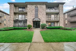 16724 Paxton Ave, Tinley Park, IL 60477 - Photo 2