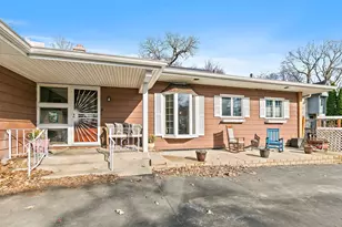 435 Forest Trail, Oak Brook, IL 60523 - Photo 6