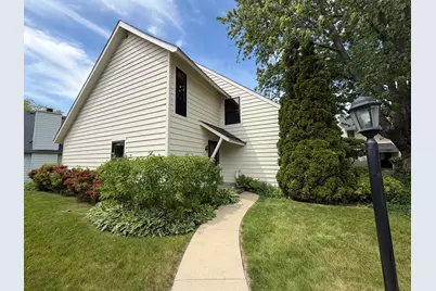 661 Mitchell Court #661, Gurnee, IL 60031 - Photo 2