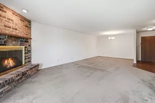 501 Lake Hinsdale Dr, Willowbrook, IL 60527 - Photo 6