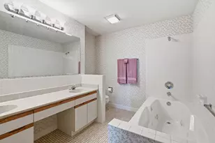 501 Lake Hinsdale Dr, Willowbrook, IL 60527 - Photo 14