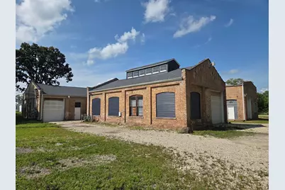 542 Washington Street #B, Woodstock, IL 60098 - Photo 1