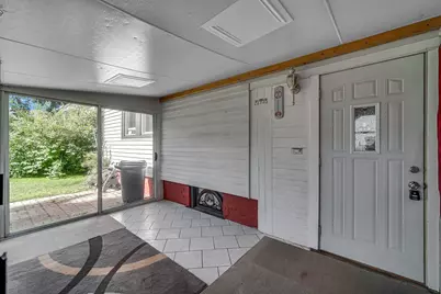 715 N County Street, Waukegan, IL 60085 - Photo 22